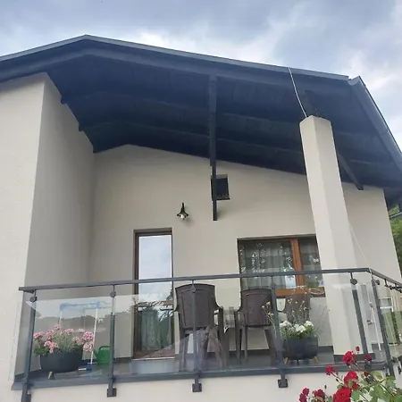 Lena Goscinne Homestay *