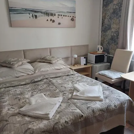 Alloggio in famiglia Lena Goscinne *